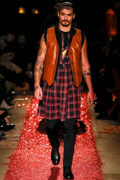 Look 37